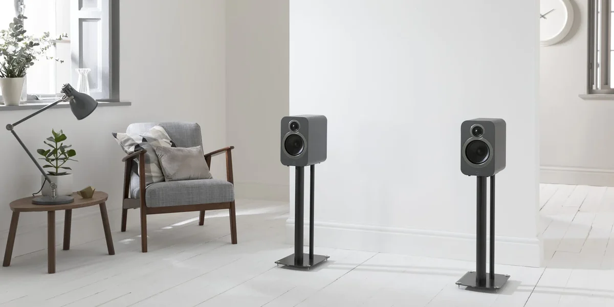 m_QAcoustics3020iGraphiteGrilleOn_1200x